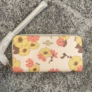Coach wallet. Authentic